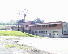 100 W 10th St, Washington, MO for rent Building Photo- Image 1 of 3