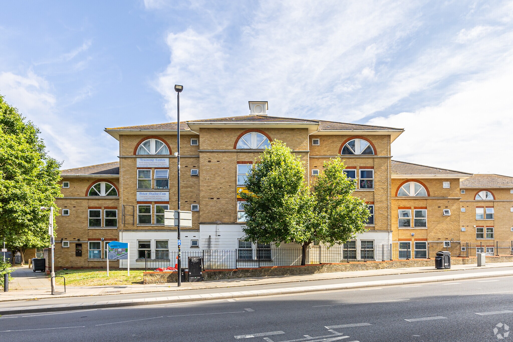 12 Clarence Rd, London for sale Primary Photo- Image 1 of 1