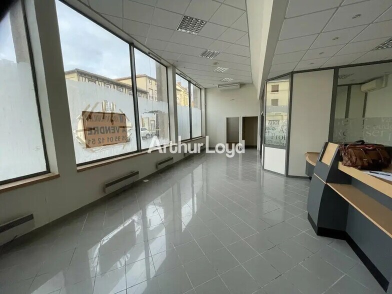Retail in Châlons-en-Champagne for sale - Interior Photo - Image 1 of 8