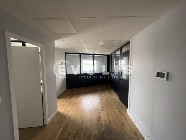 Office in Champigny-sur-Marne to rent - Interior Photo - Image 2 of 8