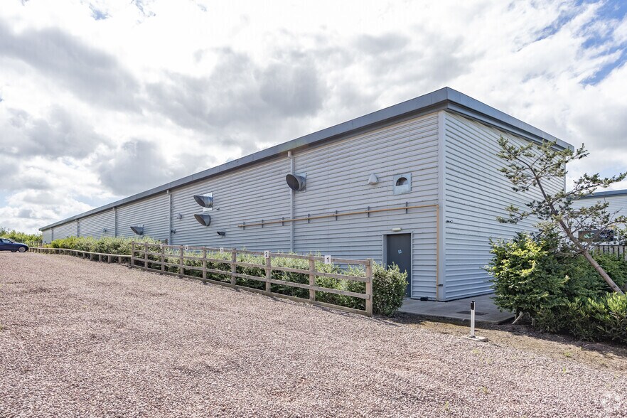 Vale Park, Evesham to rent - Building Photo - Image 3 of 3
