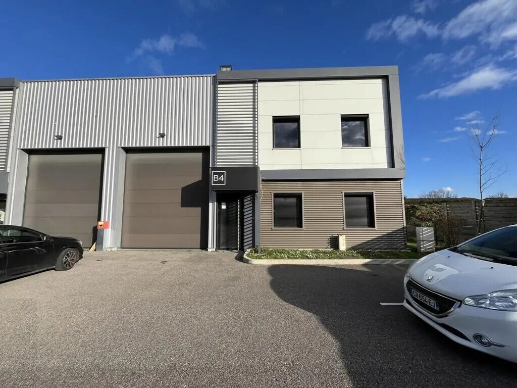 Location Local d'activités 335 m² - Photo 1