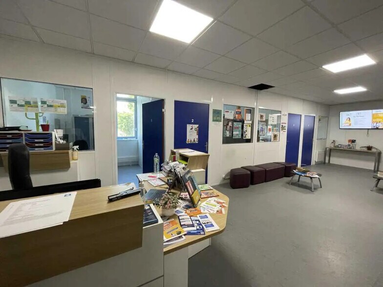 Office in Pantin to rent - Interior Photo - Image 2 of 15