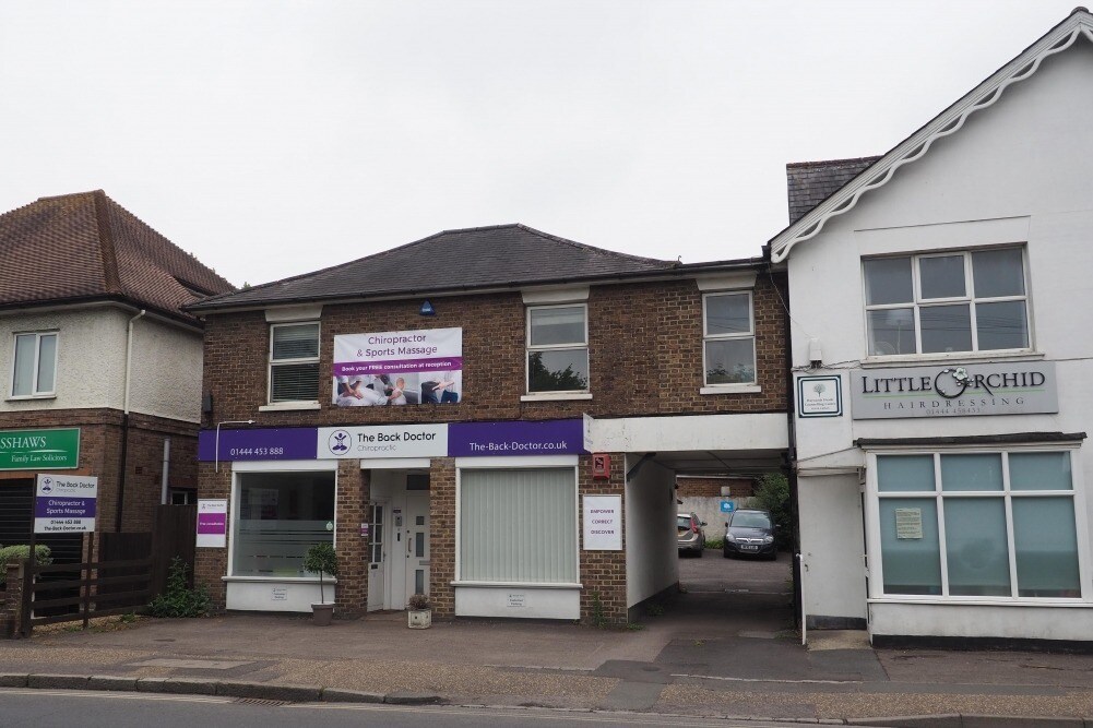 5 Hazelgrove Rd, Haywards Heath for sale Primary Photo- Image 1 of 1