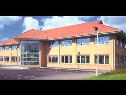 Carnegie Ave, Dunfermline to rent - Building Photo - Image 2 of 13