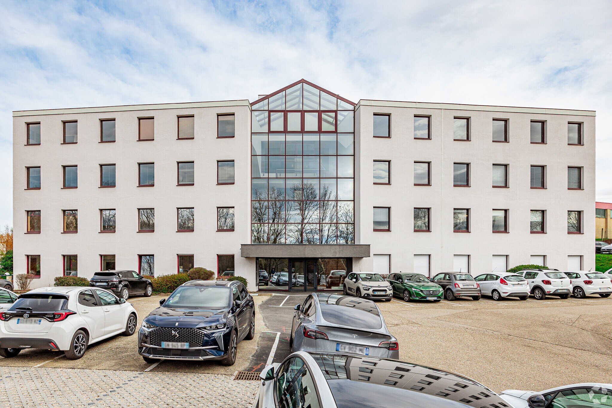 39 Chemin Du Moulin Carron, Dardilly for sale Primary Photo- Image 1 of 12
