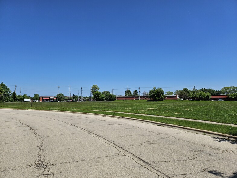 Kaper Dr, Cary, IL for sale - Building Photo - Image 3 of 11