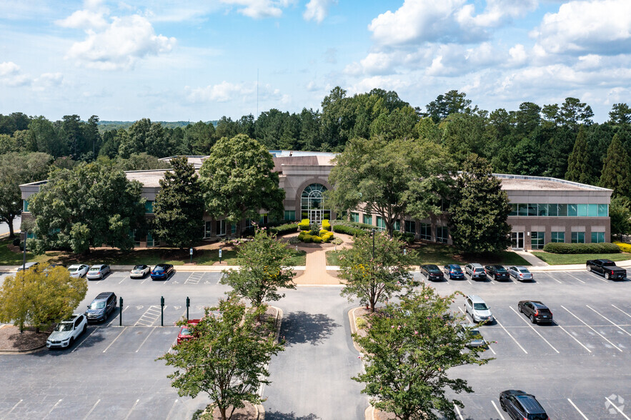 1100 Crescent Green Dr, Cary, NC for rent - Primary Photo - Image 1 of 8