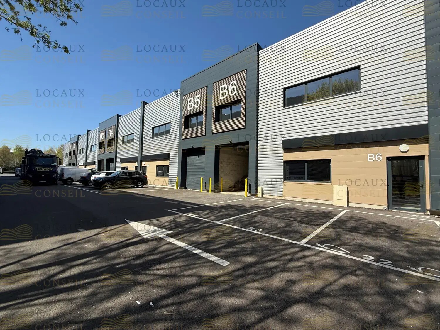 Light Industrial in Bussy-Saint-Georges to rent Primary Photo- Image 1 of 2