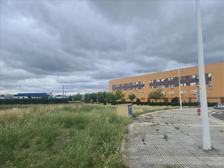 Calle de la Madre Teresa de Calcuta, Mérida, Badajoz for sale - Building Photo - Image 2 of 11