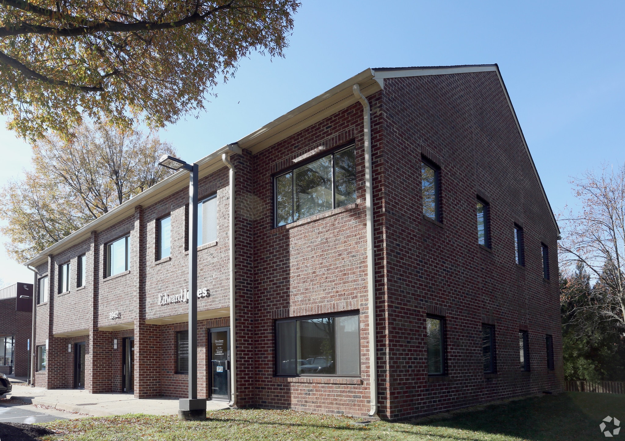 2942 Hunter Mill Rd, Oakton, VA to rent Primary Photo- Image 1 of 5