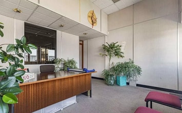 1-4 Broadfield Clos, Croydon to rent Interior Photo- Image 2 of 10