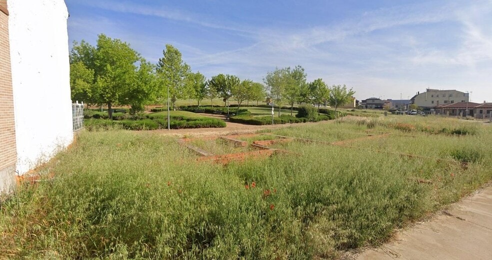 Calle de Mariana Pineda, 8, Aldeatejada, Salamanca to rent - Building Photo - Image 3 of 5