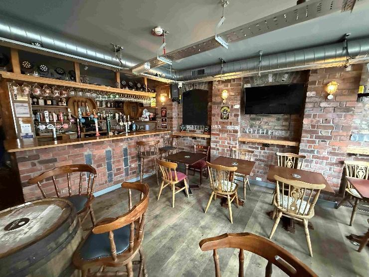 91 & 91A High St, Newcastle Under Lyme to rent - Interior Photo - Image 2 of 4