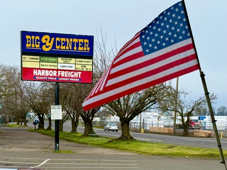 2170-2188 W 6th Ave, Eugene, OR to rent - Building Photo - Image 3 of 15