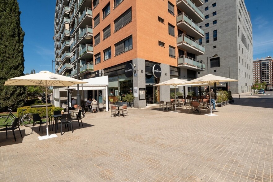 Retail in València, Valencia to rent - Interior Photo - Image 1 of 3