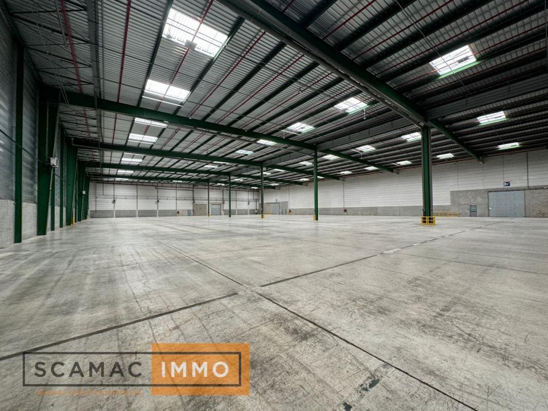 Industrial in Villabé to rent Interior Photo- Image 1 of 9
