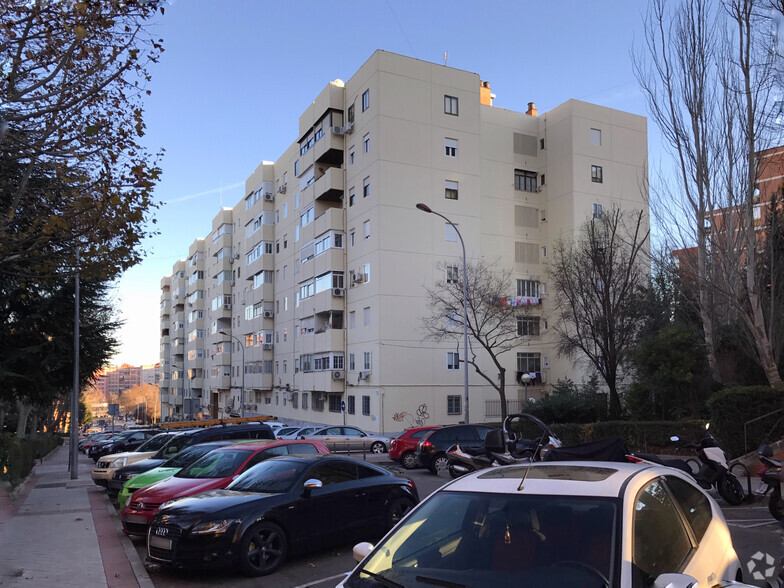 Calle Dinamarca, 1, Fuenlabrada, Madrid for sale - Building Photo - Image 1 of 1