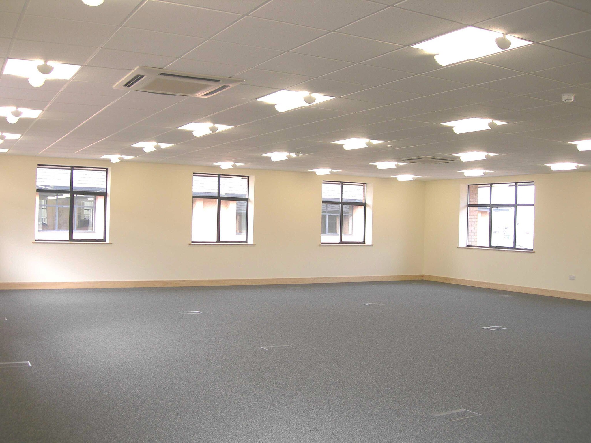 Pride Point Dr, Derby for sale Interior Photo- Image 1 of 1