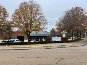 8099 Stage Hills Blvd, Memphis, TN for rent Building Photo- Image 1 of 10