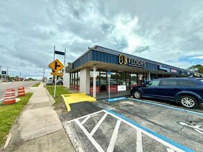 10214-10230 Atlantic Blvd, Jacksonville, FL to rent Interior Photo- Image 1 of 5