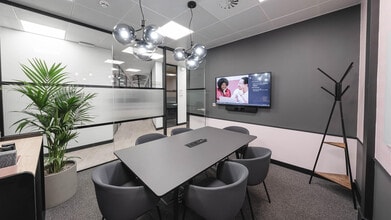 13 Hawley Crescent, London to rent Interior Photo- Image 2 of 5