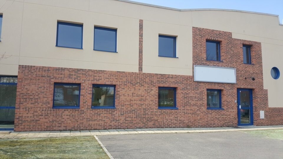 Light Industrial in Moissy-Cramayel to rent - Building Photo - Image 2 of 2