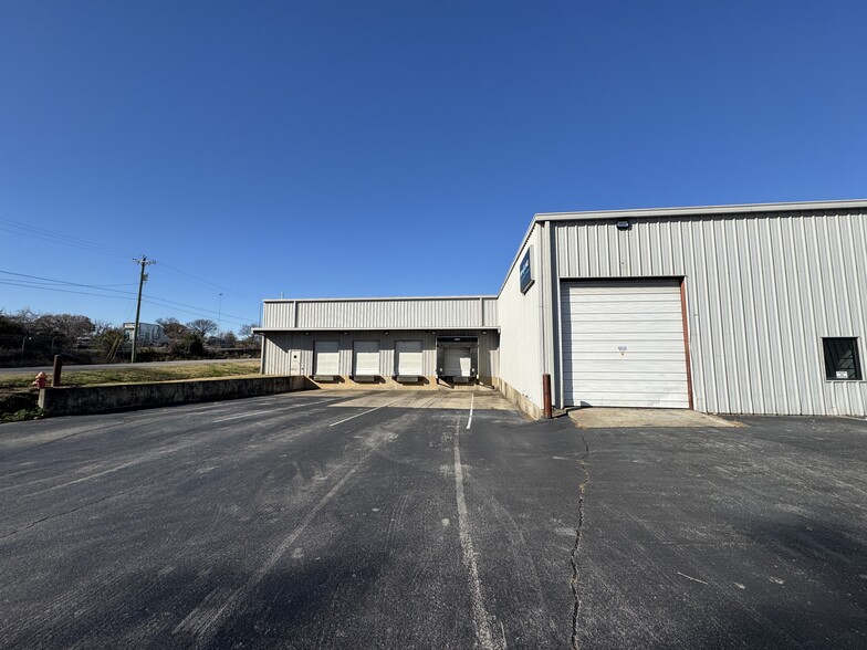 1450 Poplar Ln, Nashville, TN for rent - Building Photo - Image 3 of 15