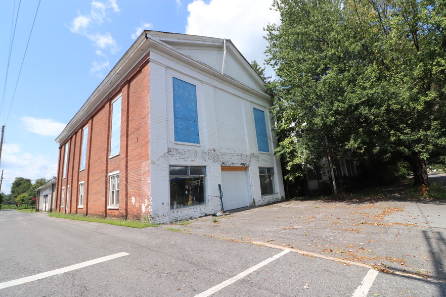 100 N Main St, Muncy, PA for sale - Building Photo - Image 1 of 1