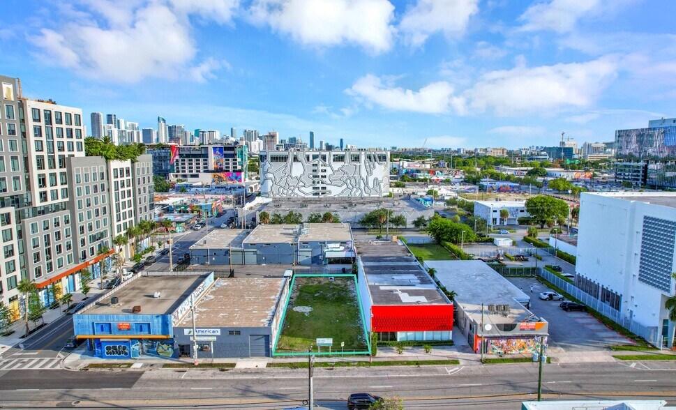 320 NW 29th St, Miami, FL for sale - Building Photo - Image 2 of 5