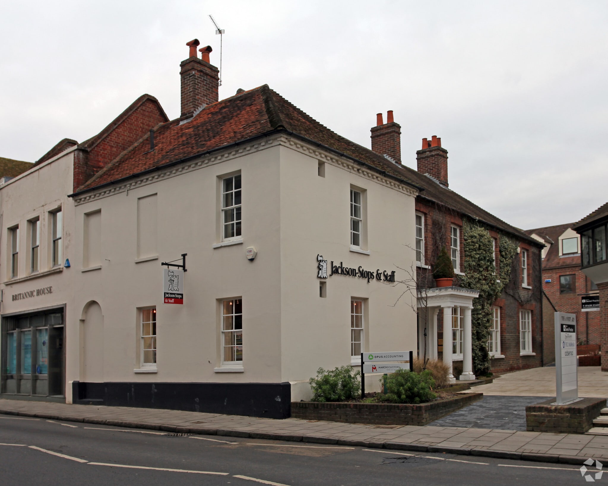 2 London Rd, Newbury for rent Building Photo- Image 1 of 16