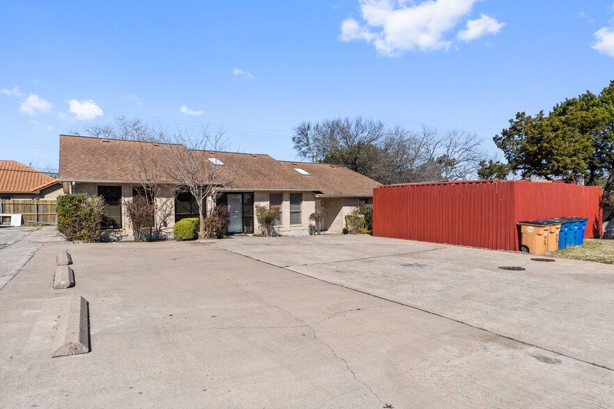 11302 June Dr, Austin, TX for rent - Building Photo - Image 3 of 27