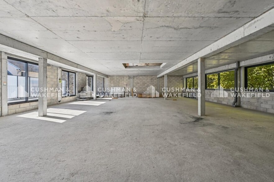 35-39 Place Jules Ferry, Montrouge to rent - Interior Photo - Image 1 of 13
