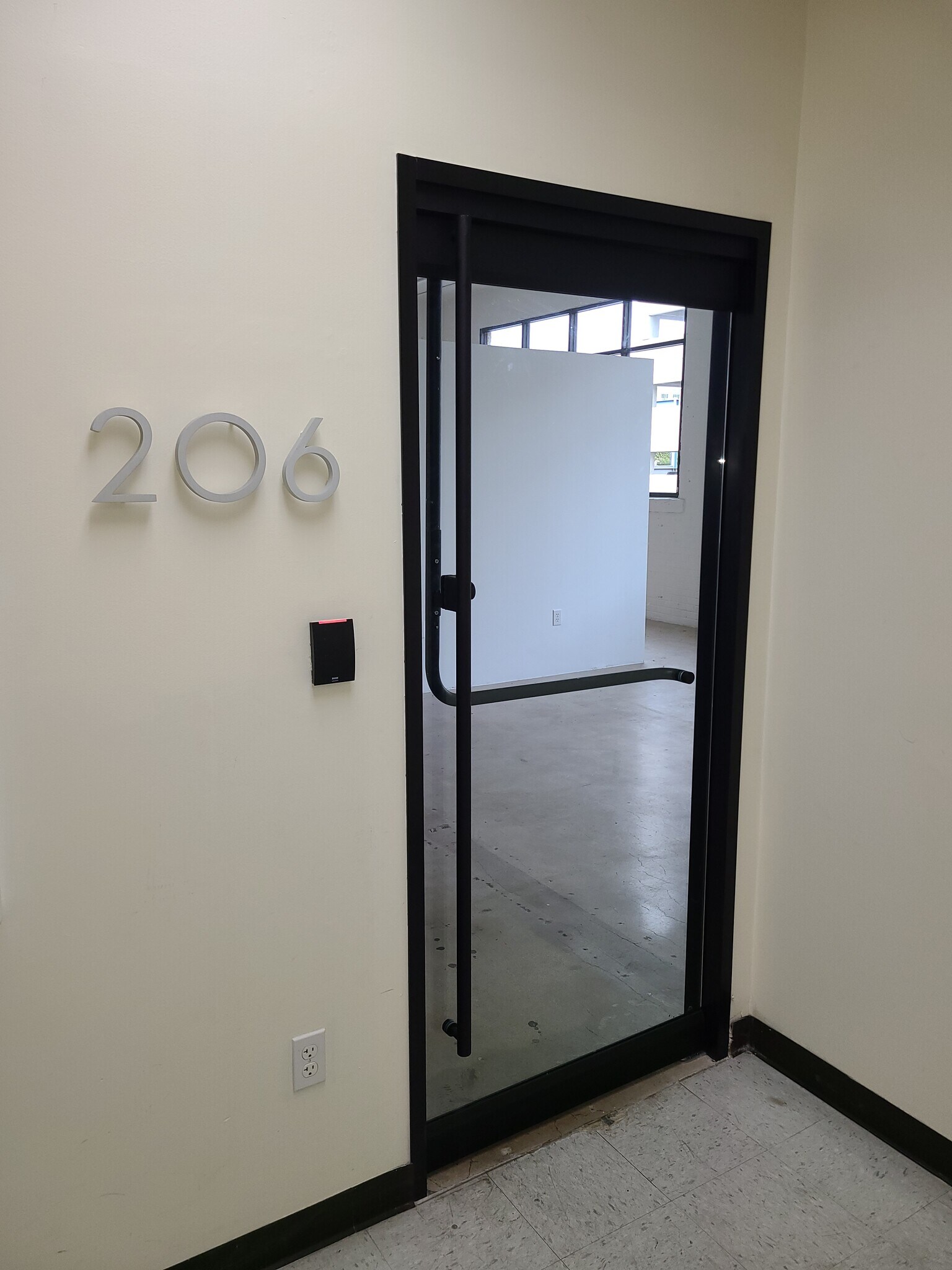 209 W 9th St, Austin, TX to rent Interior Photo- Image 1 of 11