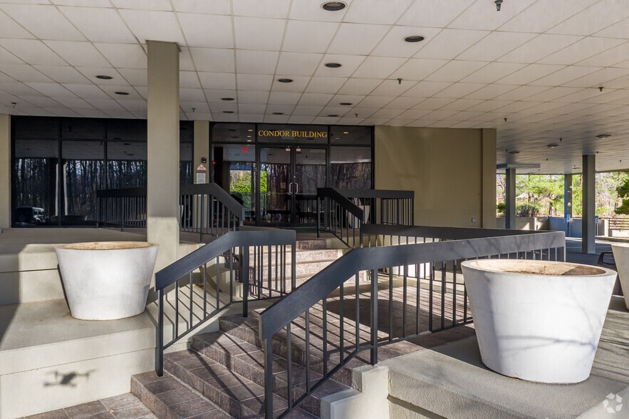 75 Lane Rd, Fairfield, NJ to rent - Building Photo - Image 2 of 14