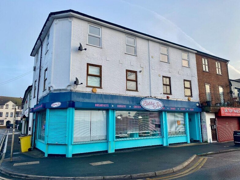 11-12 Eastern Esplanade, Southend On Sea to rent - Building Photo - Image 1 of 10