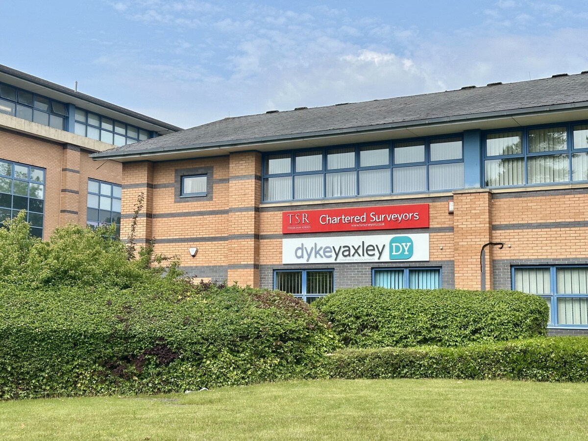 Hollinswood Ct, Telford to rent Building Photo- Image 1 of 7