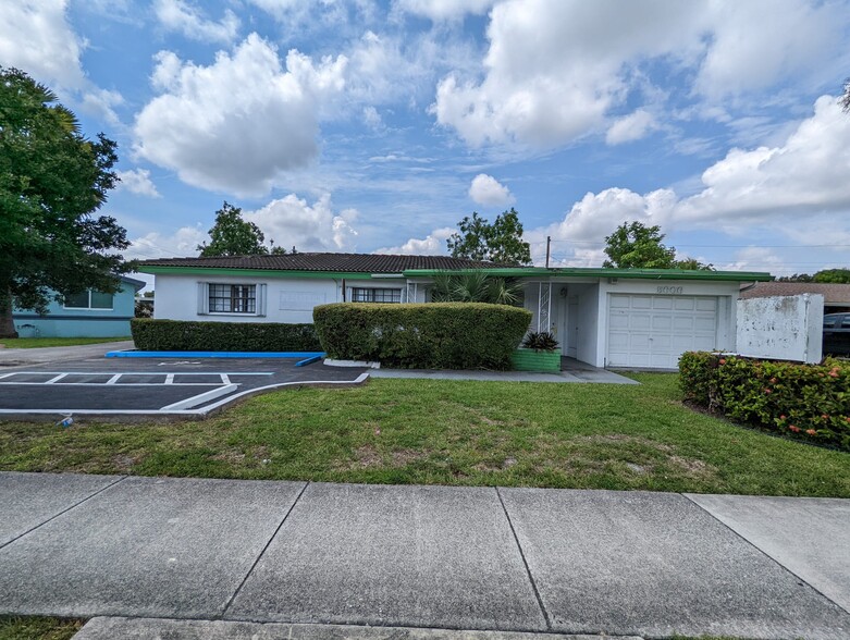 5606 Hollywood Blvd, Hollywood, FL for sale - Building Photo - Image 1 of 1