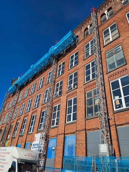 Ainsworth Rd, Manchester to rent - Primary Photo - Image 1 of 3