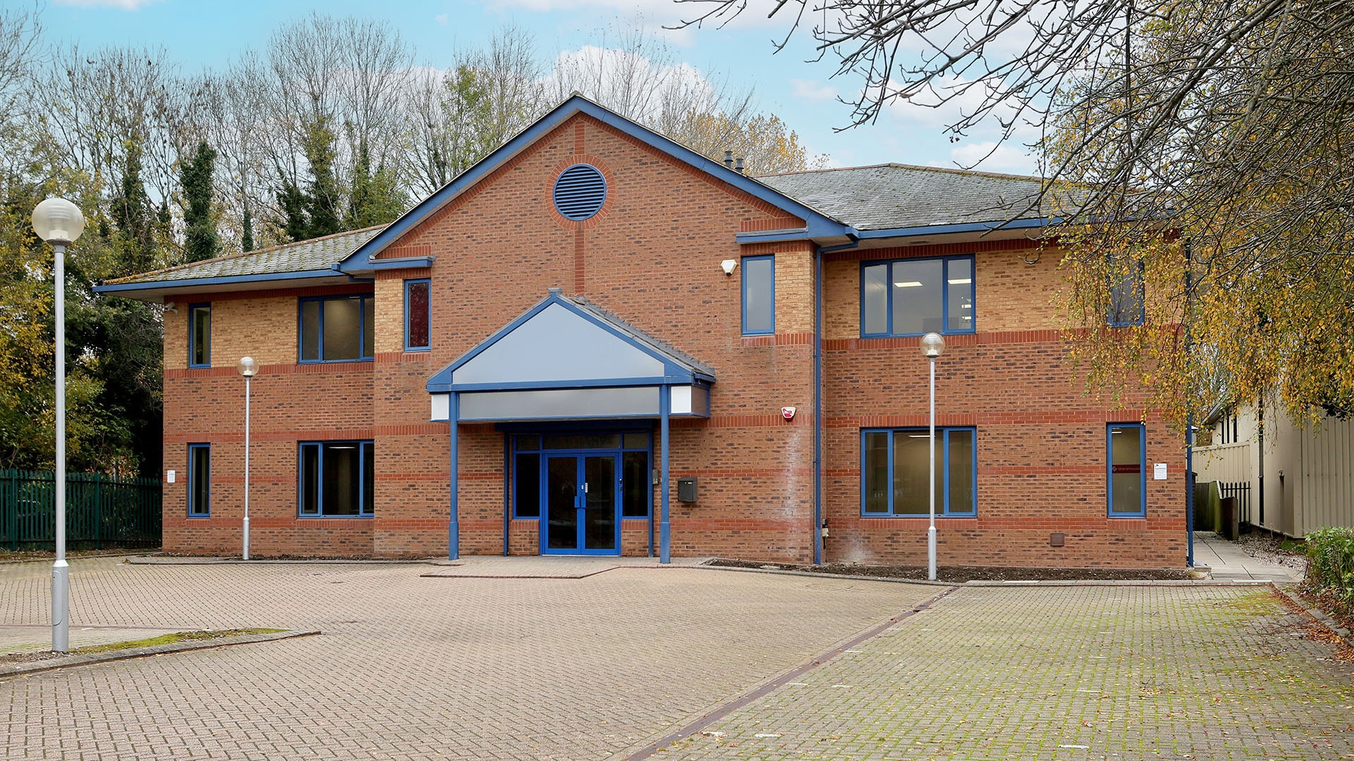 2B Herongate, Hungerford to rent Primary Photo- Image 1 of 2