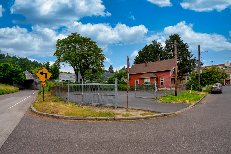 0000 S Water Ave, Portland, OR for rent - Primary Photo - Image 1 of 10