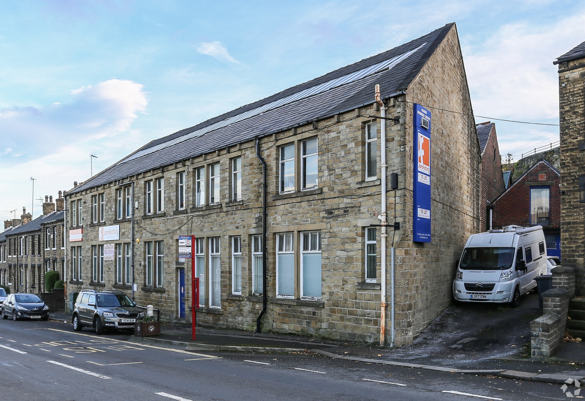 Manchester Rd, Huddersfield for sale Primary Photo- Image 1 of 1