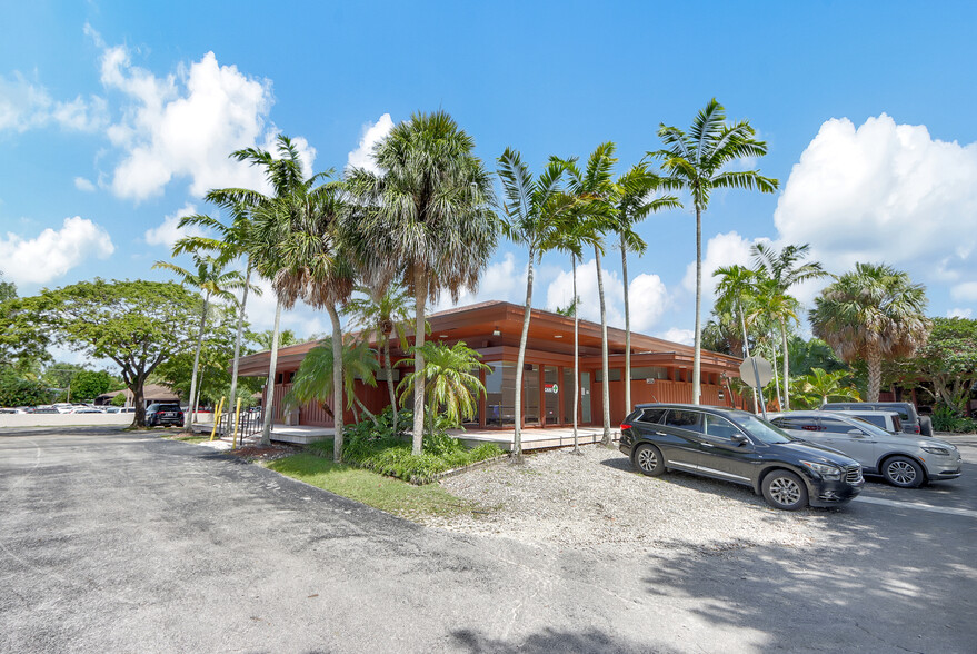 9175 SW 87th Ave, Miami, FL for rent - Building Photo - Image 2 of 21