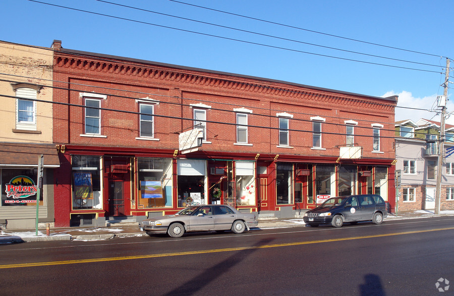 8917-8919 N Seneca St, Weedsport, NY for sale - Primary Photo - Image 1 of 1