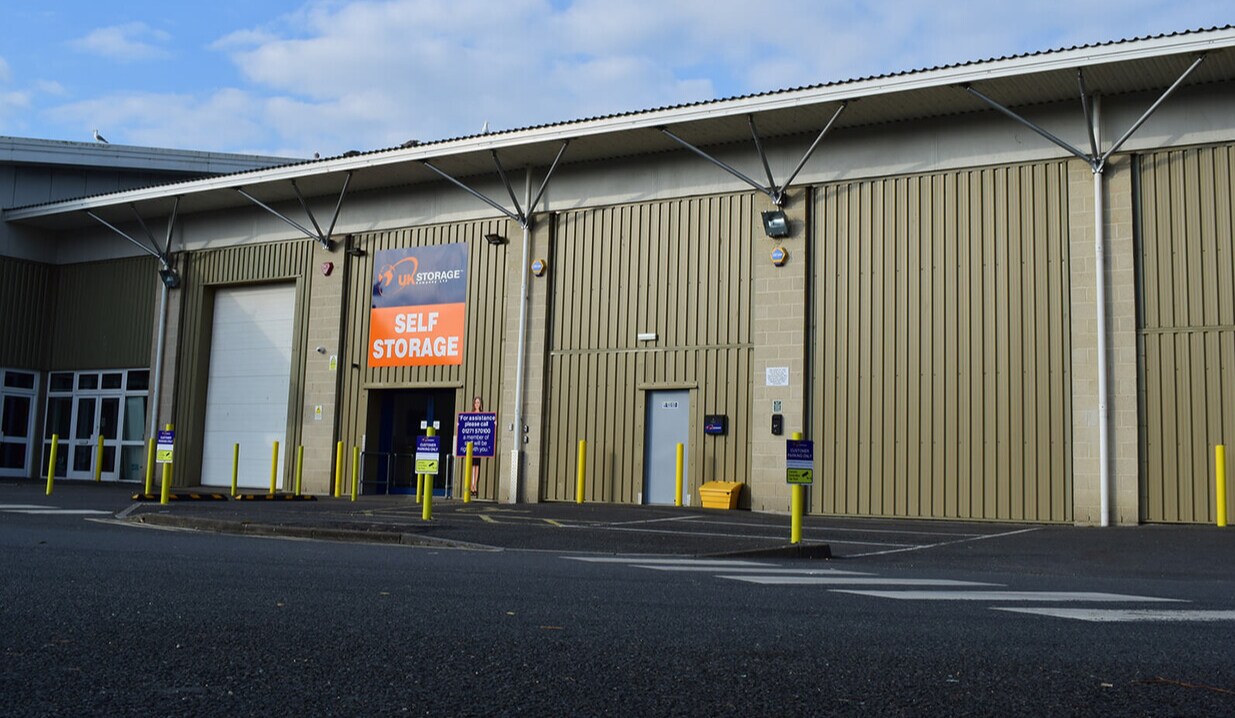 Whiddon Dr, Barnstaple to rent Building Photo- Image 1 of 5