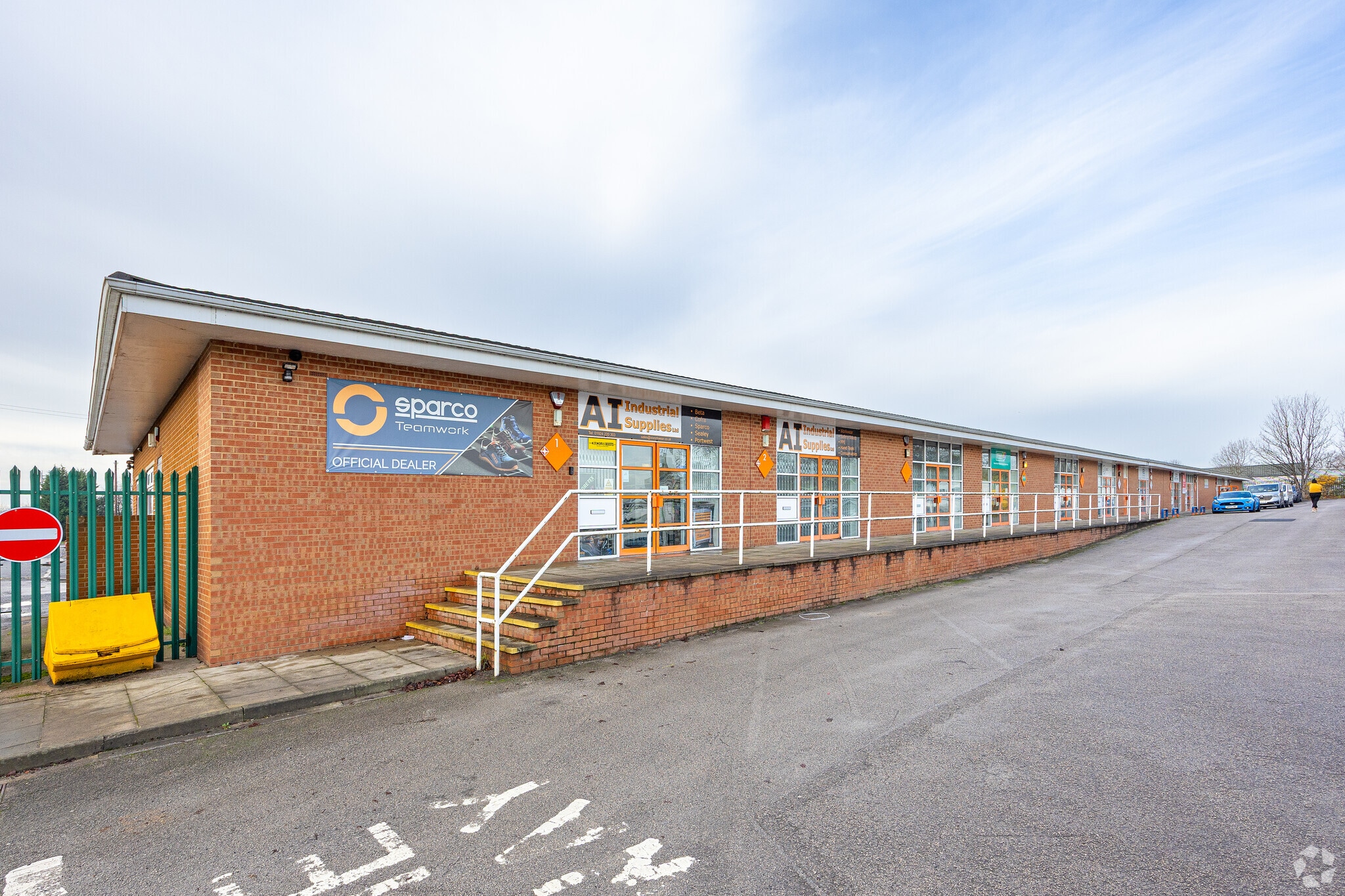 Ripley Dr, Normanton to rent Primary Photo- Image 1 of 3