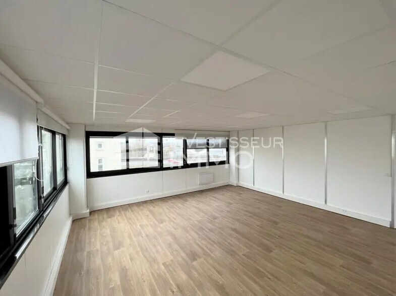 Office in Antony to rent - Interior Photo - Image 3 of 6