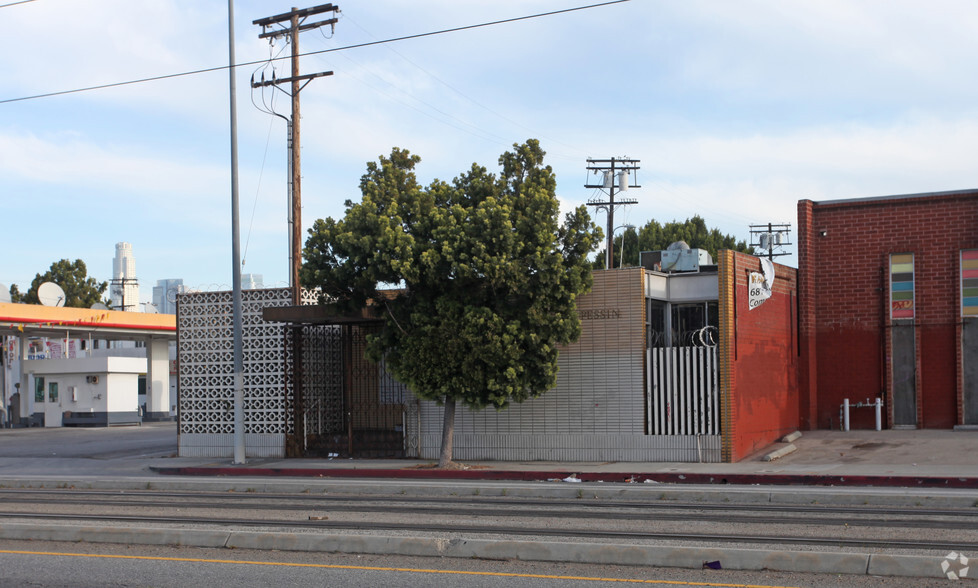 1319 E Washington Blvd, Los Angeles, CA for rent - Building Photo - Image 3 of 6