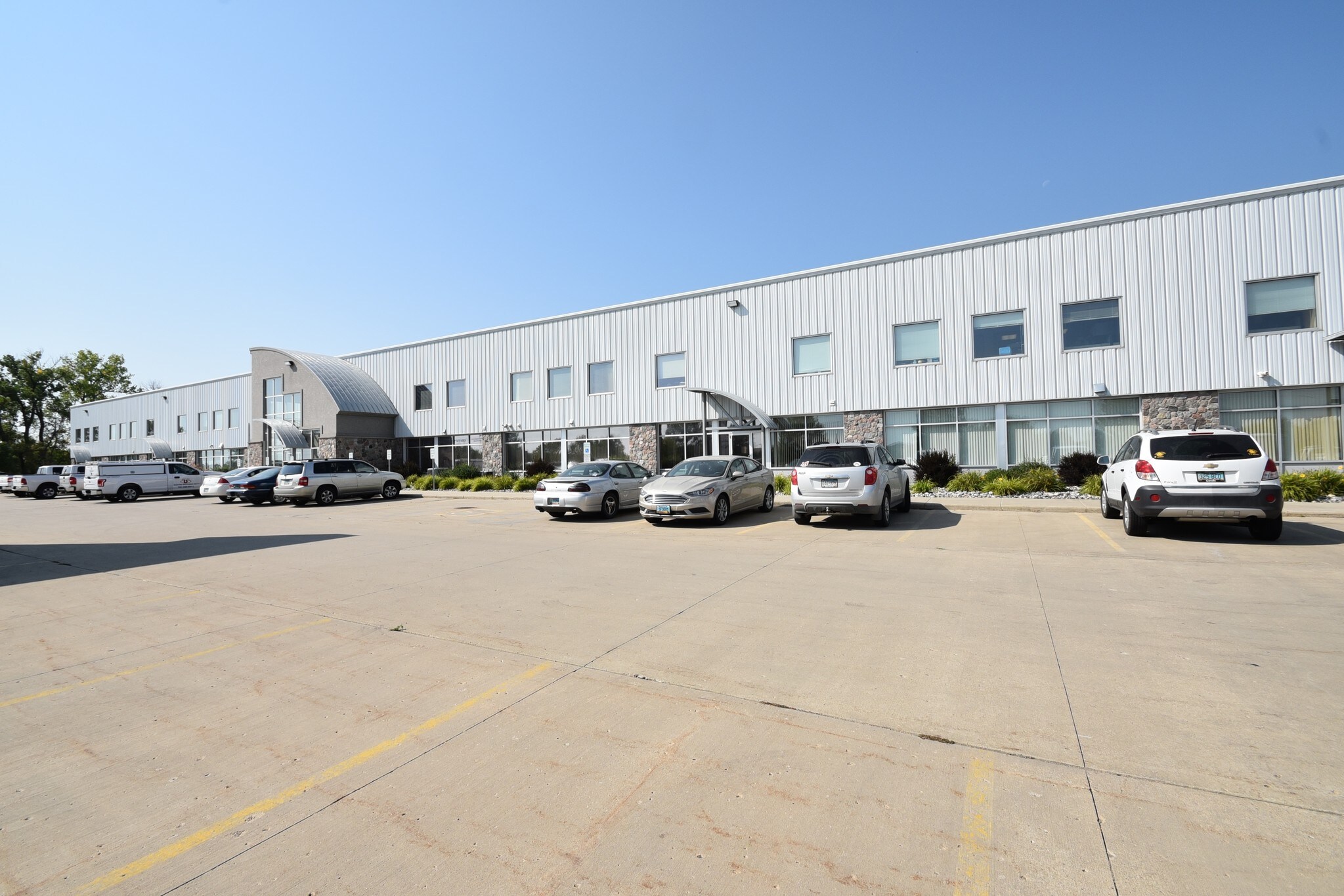 4201 S 38th St, Fargo, ND to rent Building Photo- Image 1 of 4