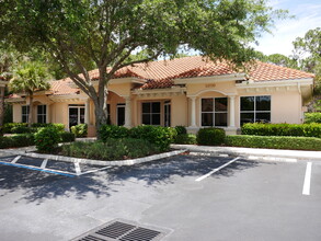 13730 Cypress Terrace Cir, Fort Myers, FL for sale Building Photo- Image 1 of 1